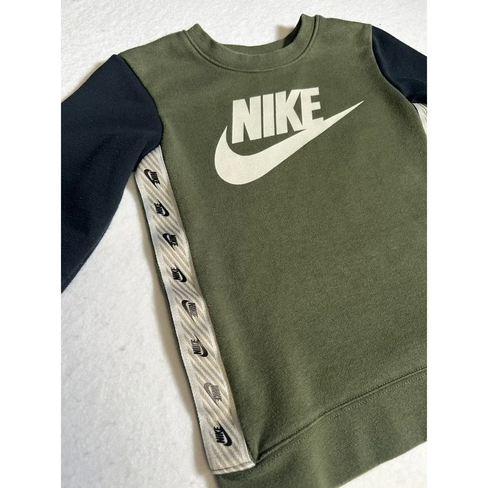 Nike Crewneck Sweatshirt Pullover Kids 5-6 YRS Green Black Nike Logo Strip‎